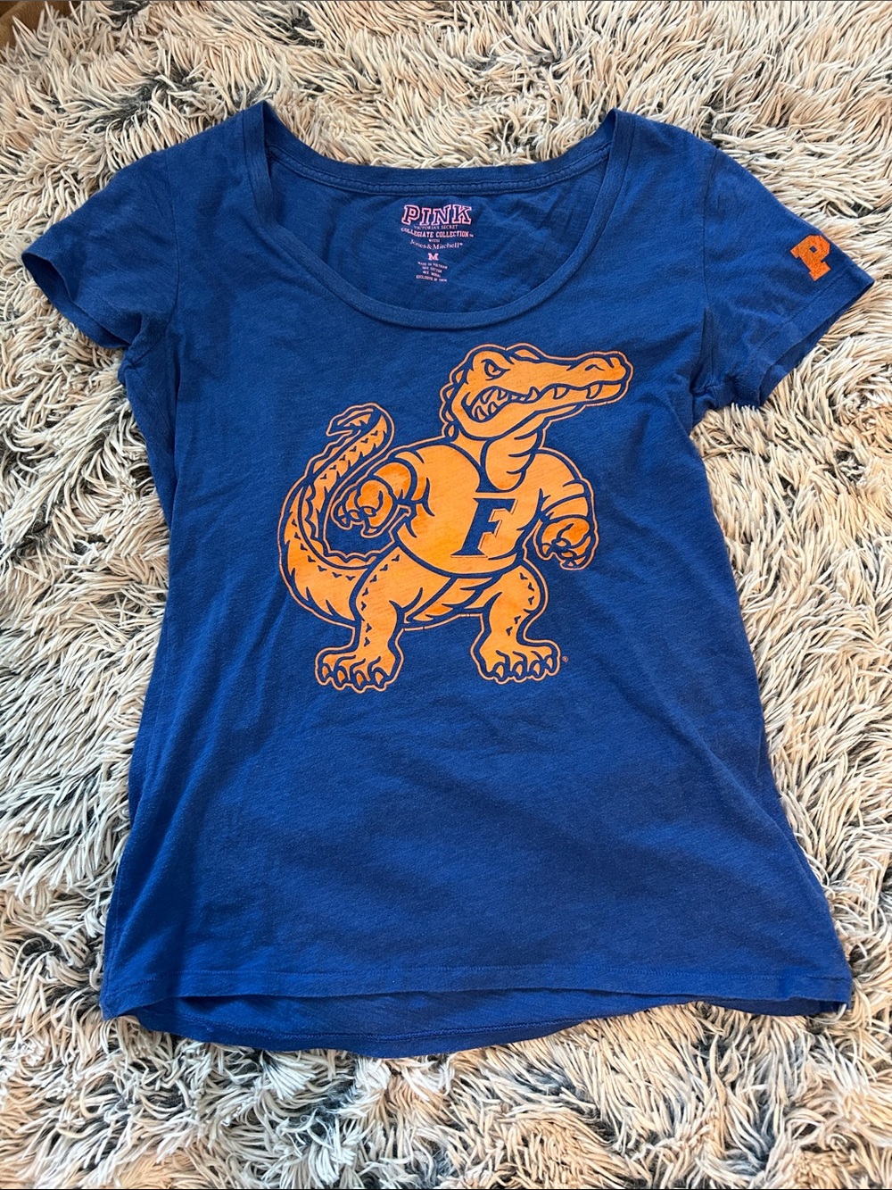 PINK Victoria's Secret Florida Gators Graphic Scoop neck Tee